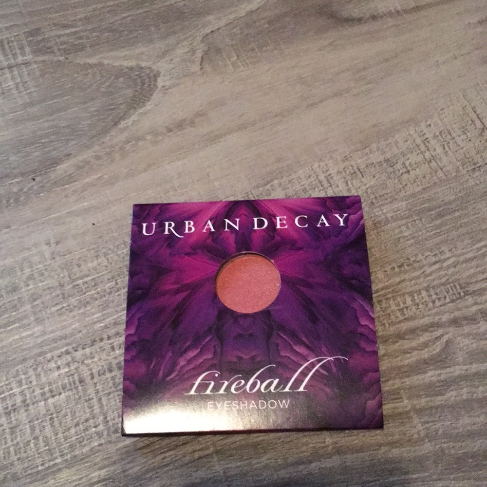 GORGEOUS urban decay eyeshadow